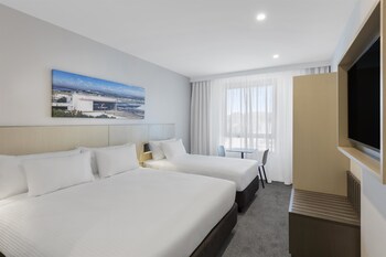 Travelodge Hotel Sydney Airport Sydney 76 Room Prices Reviews Travelocity