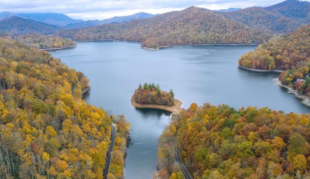 Lake Nantahala-Smoky Mountain Yurts, Topton: Room Prices ...