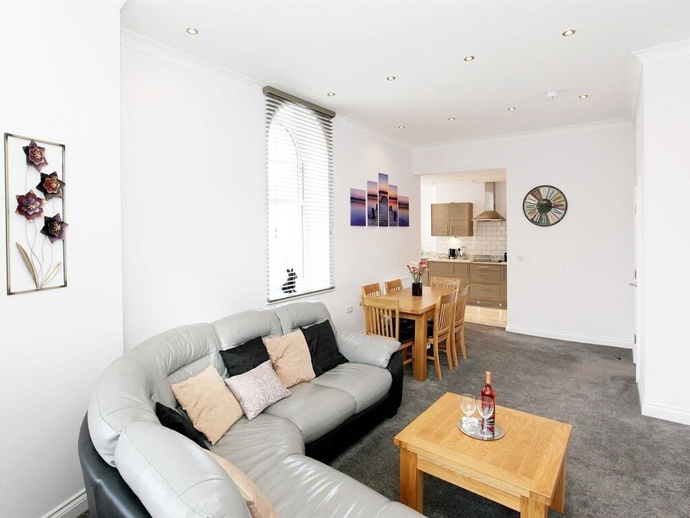 Austen's Luxury Apartments Deals & Reviews (Torquay, GBR) Wotif