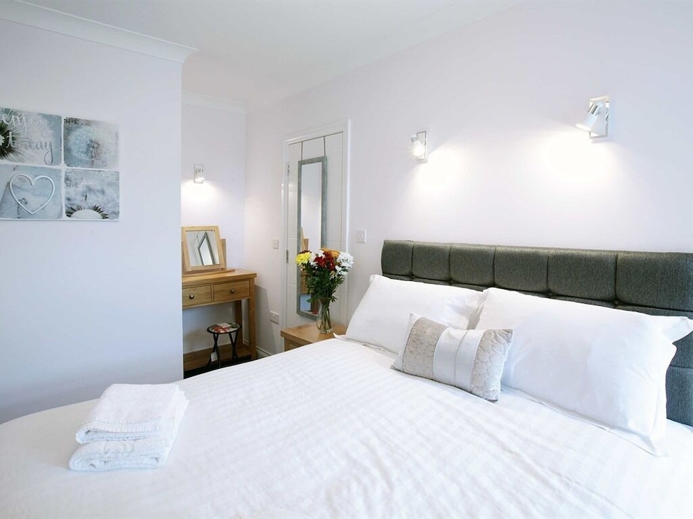 Austen's Luxury Apartments Deals & Reviews (Torquay, GBR) Wotif