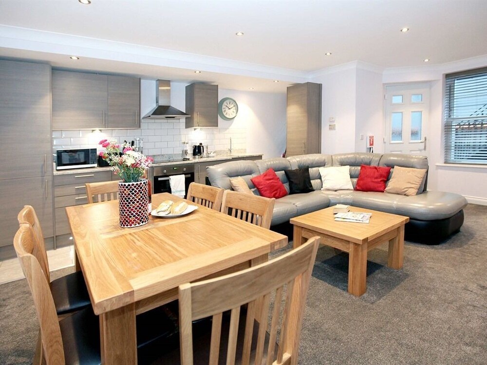 Austen's Luxury Apartments Deals & Reviews (Torquay, GBR) Wotif