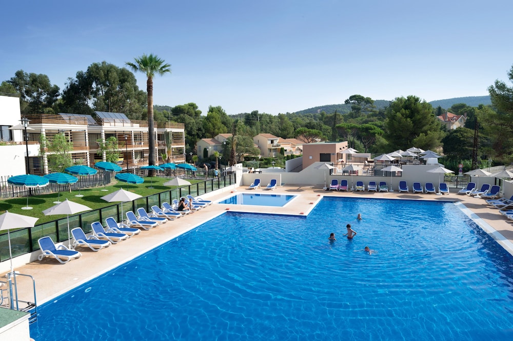 Hôtel Résidence Saint Raphaël Riviera in Saint-Raphaël, France