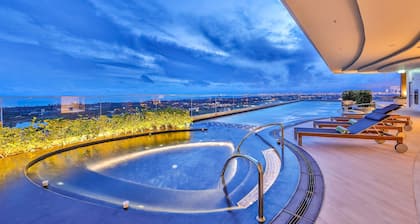Holiday Inn & Suites Rayong City Centre, an IHG Hotel