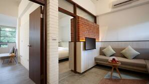 Desk, laptop workspace, free WiFi, linens