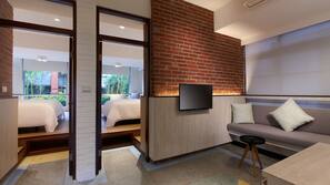 Desk, laptop workspace, free WiFi, linens