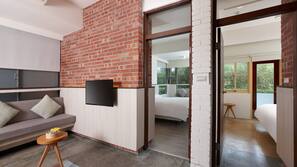 Desk, laptop workspace, free WiFi, linens