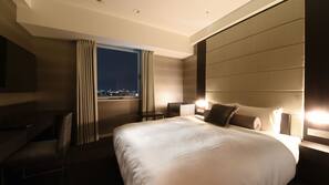 Blackout drapes, iron/ironing board, free WiFi, linens