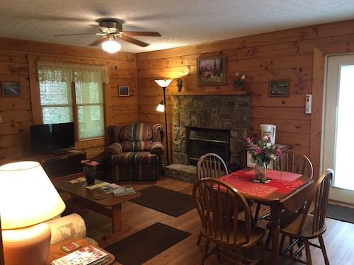 Check Expedia for Availability of Misty Creek Log Cabins