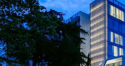 The Grove Design Hotel