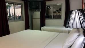 Minibar, in-room safe, iron/ironing board, linens