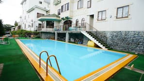 Seasonal outdoor pool