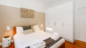 2 bedrooms, premium bedding, iron/ironing board, free cots/infant beds
