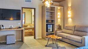 Minibar, coffre-forts dans les chambres, bureau