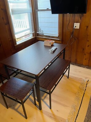 Basic Quadruple Room, Multiple Beds, Non Smoking, Kitchen | In-room dining