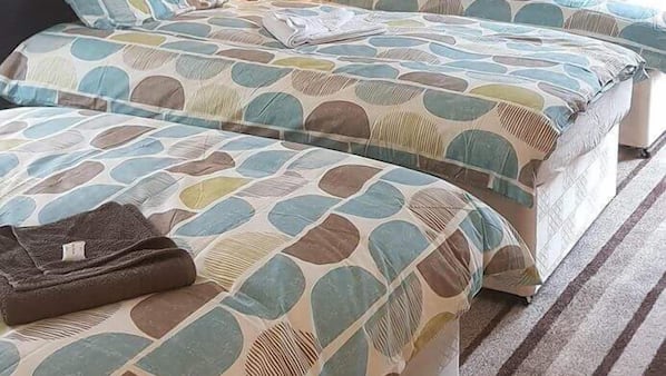 Premium bedding, iron/ironing board, free WiFi