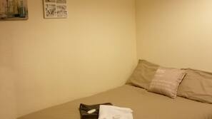 Premium bedding, iron/ironing board, free WiFi