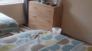 Premium bedding, iron/ironing board, free WiFi