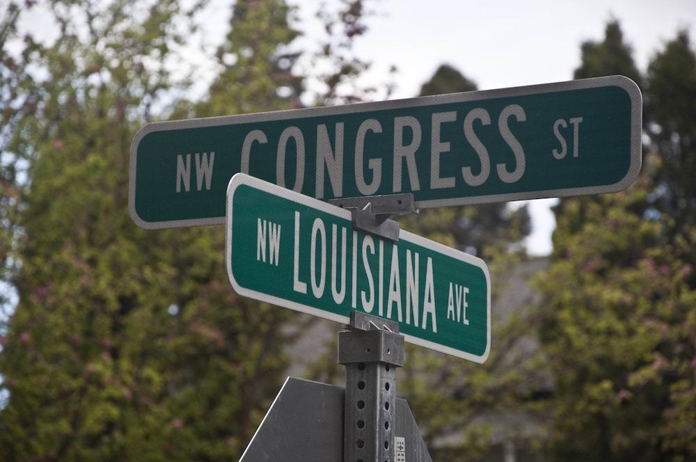 lara house bed and breakfast