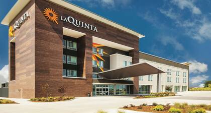 La Quinta Inn & Suites by Wyndham Wichita Northeast