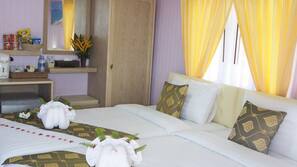 Minibar, in-room safe, free WiFi