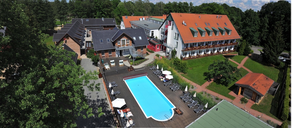 4 Star Hotels