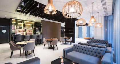 Grand Ascot Hotel