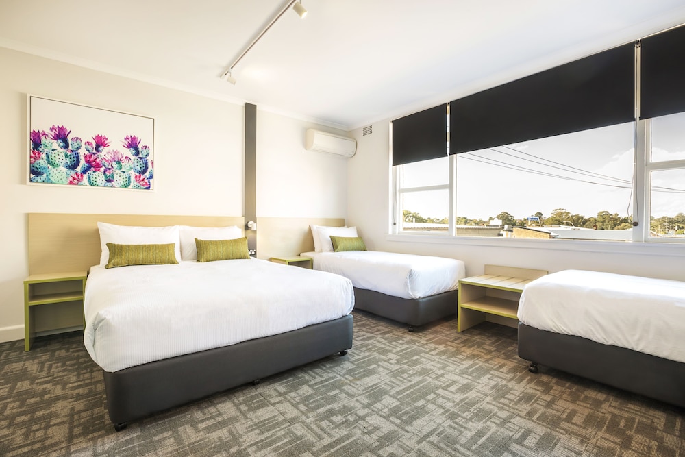 Nightcap at Hume Hotel