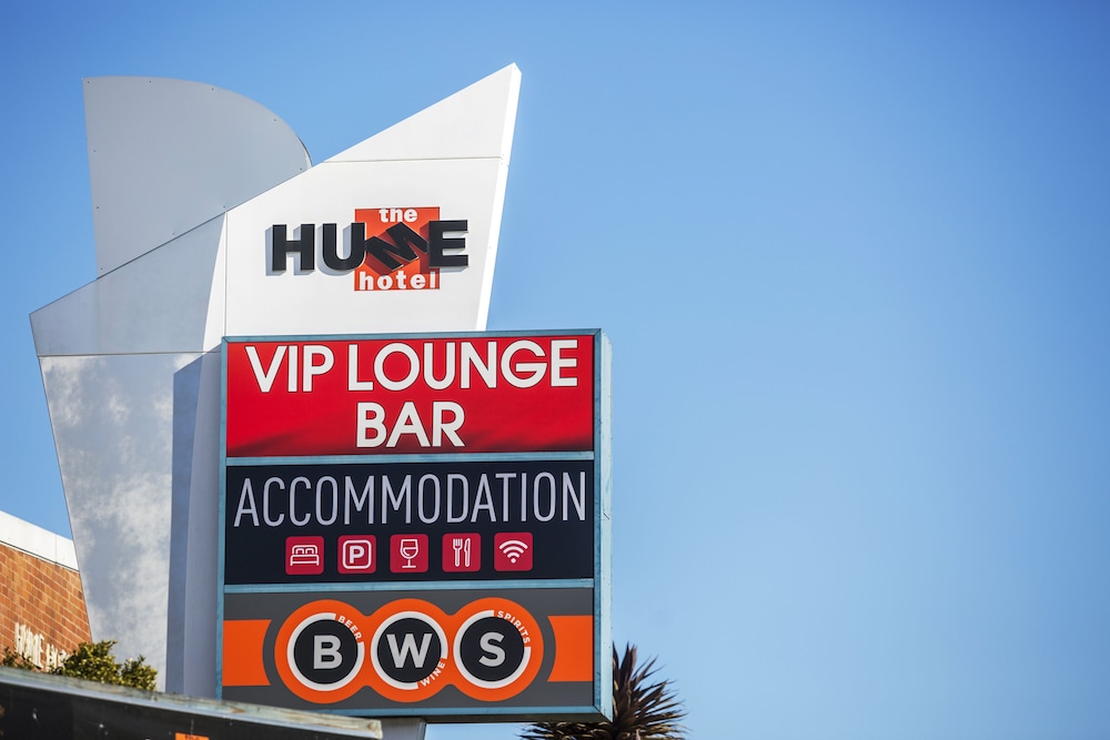 Nightcap at Hume Hotel