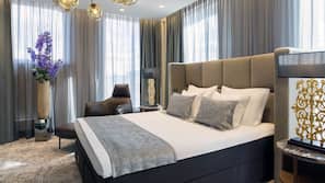 Minibar, in-room safe, desk, iron/ironing board