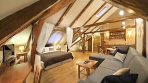 1 bedroom, premium bedding, in-room safe, desk