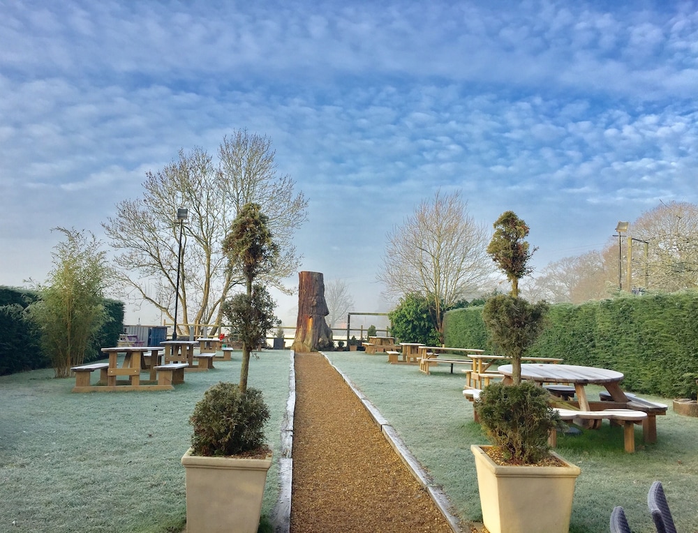 The Punchbowl Lapworth Reviews, Photos & Rates