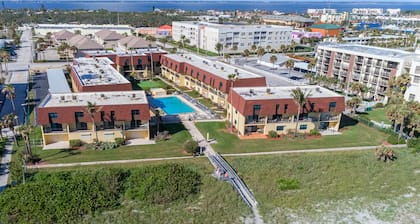 Cocoa Beach Club by Stay in Cocoa Beach