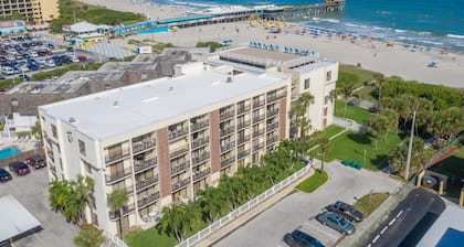 Chateau by the Sea - Stay in Cocoa Beach