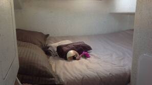 4 bedrooms, free rollaway beds