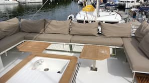 6 bedrooms, WiFi, linens
