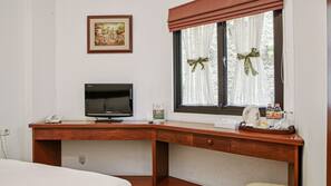 Desk, free WiFi, linens