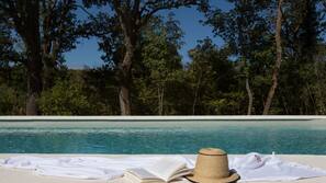 Piscine extérieure (ouverte en saison)