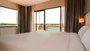 In-room safe, desk, free WiFi