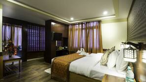 Premium bedding, in-room safe, desk, iron/ironing board