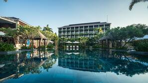 Outdoor pool, pool umbrellas, sun loungers