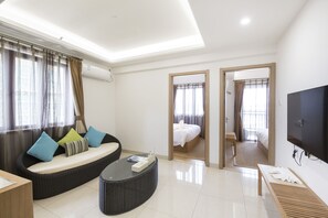 Lake View Apartment Suite | Premium bedding, minibar, individually decorated, free WiFi