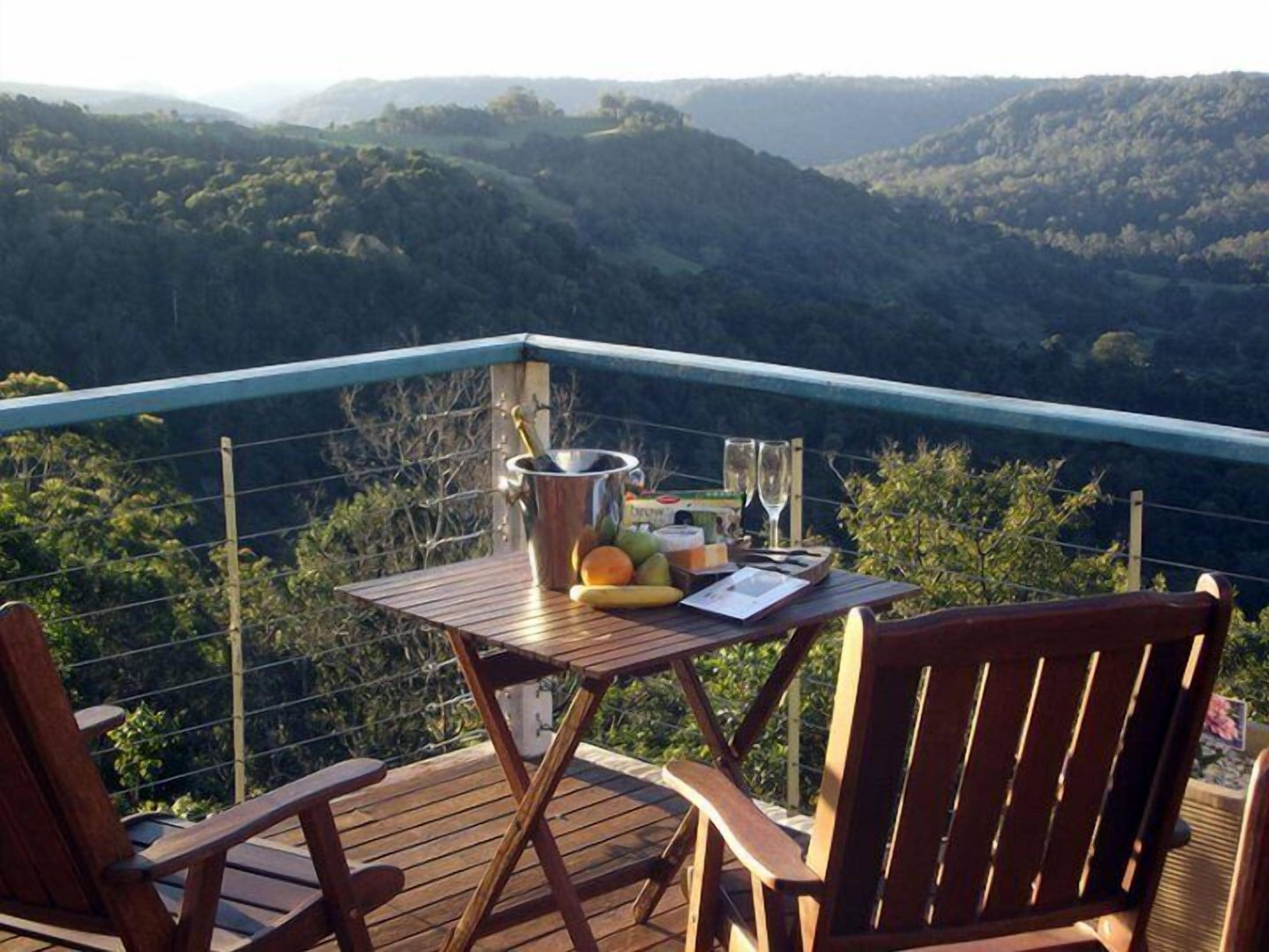 Montville Holiday House