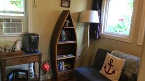 Iron/ironing board, free WiFi, linens
