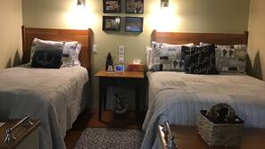 Iron/ironing board, free WiFi, linens