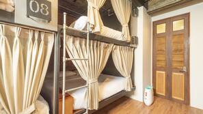 Free WiFi, linens