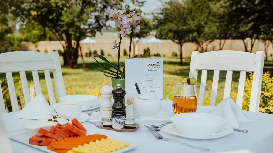 TshiBerry Bed & Breakfast
