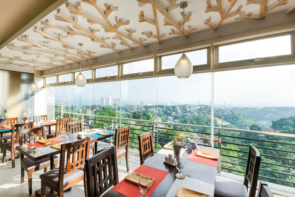 Capitol O 261 Rumah Highlands Hotel Best Price Guarantee