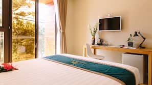 Minibar, desk, blackout drapes, free WiFi