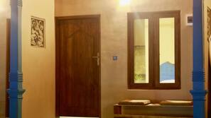 Coffre-forts dans les chambres, bureau, Wi-Fi gratuit