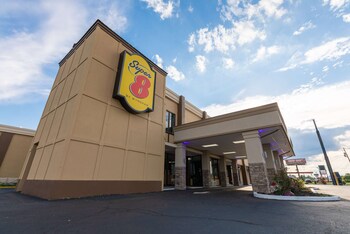 hotels in goldsboro nc with indoor pool